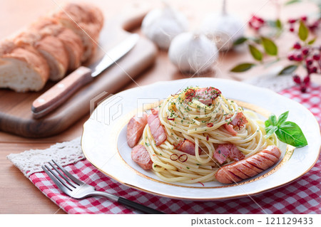 Bacon and Wiener Peperoncino Spaghetti 121129433