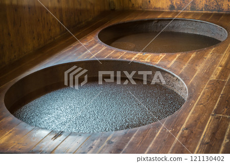 Wooden barrel soy sauce production soy sauce barrel 121130402