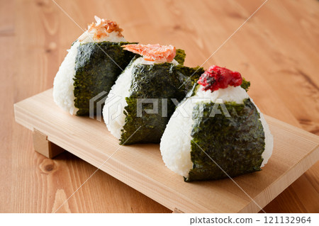 飯糰(李子、鮭魚、米飯) 飯糰(李子、鮭魚、米飯) 121132964