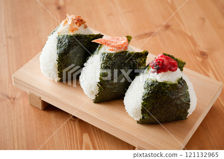 飯糰（李子、鮭魚、米飯） 121132965