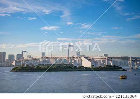 [Tokyo] Rainbow Bridge as seen from Odaiba 121133064