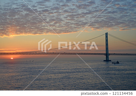 日出時的明石海峽大橋和日出-5 121134456