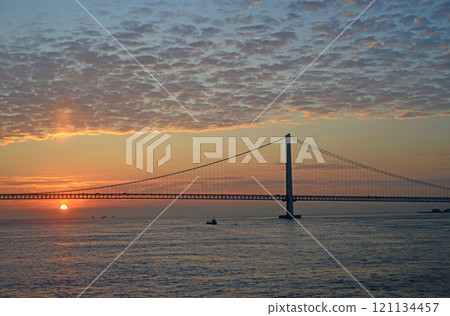 日出時的明石海峽大橋和日出-6 日出時的明石海峽大橋和日出-6 121134457