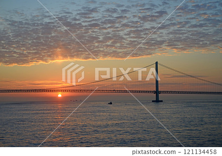 Akashi Kaikyo Bridge at sunrise - 7 121134458