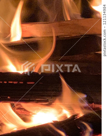 強大而輕鬆的篝火 121134984