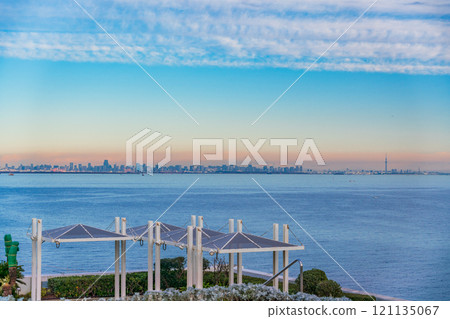 【千葉縣】從海螢PA眺望東京、來來往往的船隻、遠眺東京晴空塔 121135067