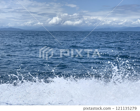 Vibrant wave splash 121135279