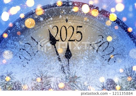 Countdown to midnight. Retro style clock counting last moments before Christmas or New Year 2025 Countdown to midnight. Retro style clock counting last moments before Christmas or New Year 2025 121135884