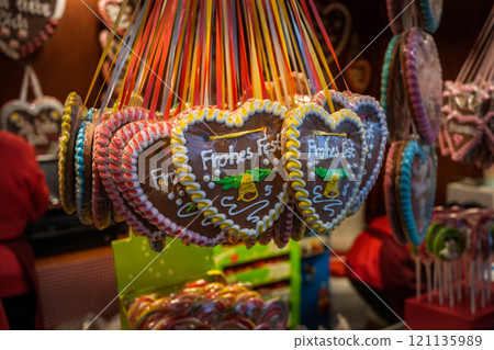 Gingerbread Hearts at German Christmas Market . Gingerbread Hearts at German Christmas Market . 121135989