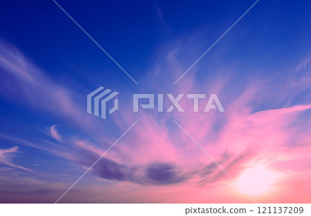 Pink-blue sky at sunset. Gradient color. Sky texture. Abstract nature background 121137209