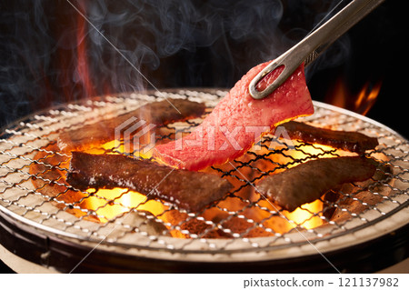 Domestic Wagyu beef grilled on a charcoal grill Domestic Wagyu beef grilled on a charcoal grill 121137982