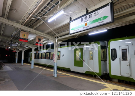 Early morning view from Kitakata Station to Nozawa Station on the JR East Ban'etsu West Line (December 2022) 121141120