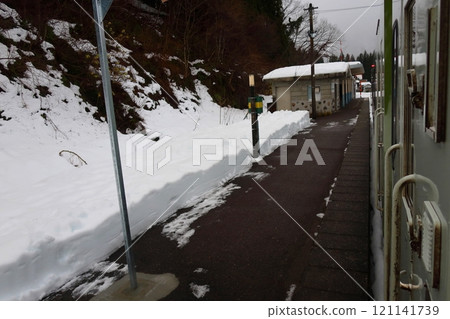 JR東日本磐越西線野澤站至津川站的清晨風景（2022年12月） 121141739