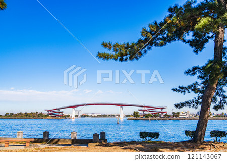 Nakanoshima Bridge seen from Shiohama Park, Kisarazu City, Chiba Prefecture 121143067