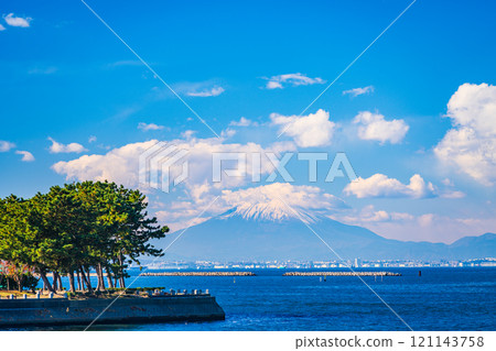 【千葉縣木更津市】從鹽濱公園到東京灣遠眺富士山 121143758
