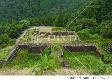 Machu Picchu of the Orient: Besshi Copper Mine, Tonaru Ore Depot Site 121146706