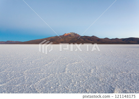 Salar de Uyuni,Cerro Tunupa view Salar de Uyuni,Cerro Tunupa view 121148175