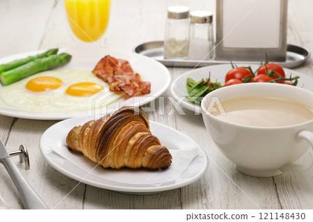 Hotel breakfast 121148430