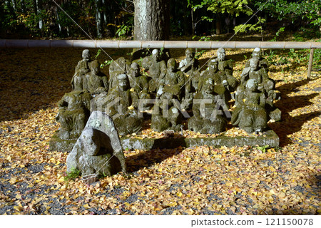 Sekizan Zen-in Temple 16 Rakan stone statues, Sakyo-ku, Kyoto Sekizan Zen-in Temple 16 Rakan stone statues, Sakyo-ku, Kyoto 121150078