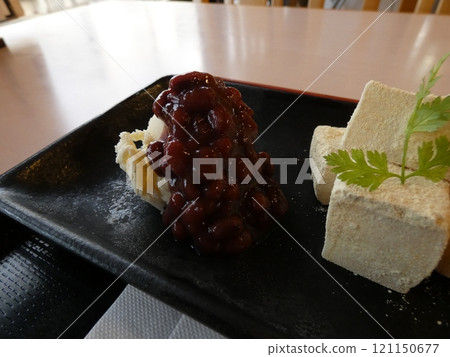 Ice cream and red bean paste Ice cream and red bean paste 121150677