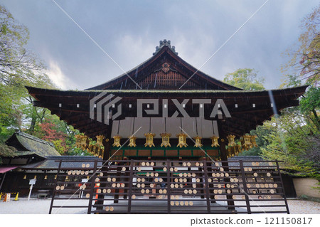 Is it a rain beauty today? Kyoto Kawai Shrine, famous for praying for beauty, has a mirror votive plaque offering site 121150817