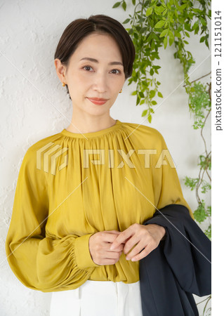 Fashionable ladies 121151014