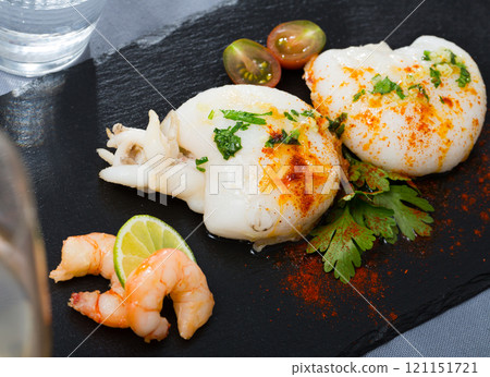 Roasted sepia served with shrimps 121151721