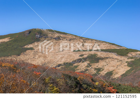 Mt. Kurikoma seen from the Higashi-Kurikoma course during autumn foliage 121152595