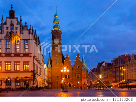 Old Town Hall of Wroclaw in night lights Old Town Hall of Wroclaw in night lights 121153268