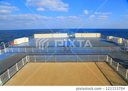 Heliport and wake seen from the stern of the ferry 121153784