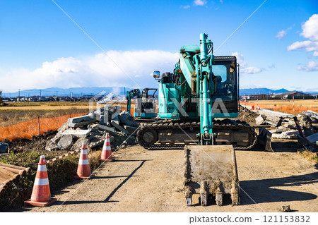 Kawagoe City Sugama City road improvement work Heavy machinery backhoe 121153832