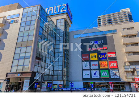 埼玉縣所澤市所澤站西口街景（西武百貨店） 121154721