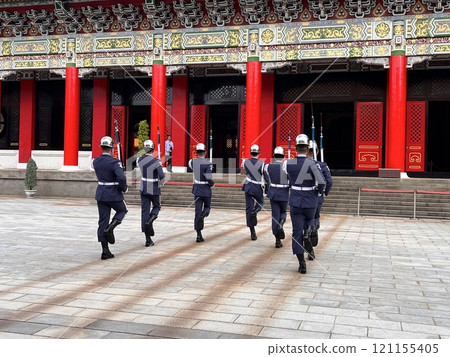 台灣忠烈祠衛兵換崗儀式 台灣忠烈祠衛兵換崗儀式 121155405