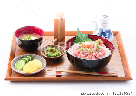 Negitoro rice bowl (seared tuna rice bowl) 121156554