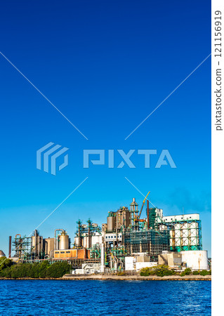 Morning view of Kitakyushu Factory (Nippon Steel Sumikin Chemical) [Kitakyushu City, Fukuoka Prefecture] 121156919