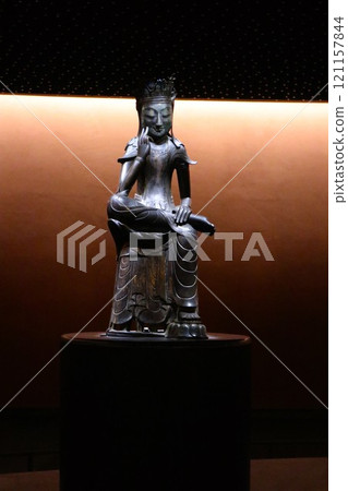 National Museum of Korea, National Treasure No. 78, Gilt-bronze Pensive Statue 121157844