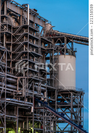 Morning view of the Kitakyushu factory (Kanda Biomass Energy) [Kitakyushu City, Fukuoka Prefecture] 121158589
