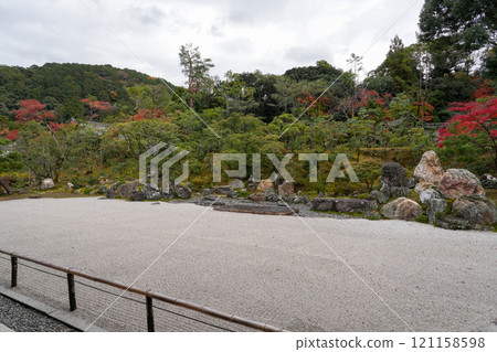 京都南禪寺的金地院內有供奉德川家康頭髮的東照宮。 121158598
