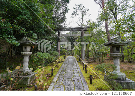 Konchi-in Temple in Nanzen-ji Temple, Kyoto, is home to the Toshogu Shrine, which enshrines the remains of Tokugawa Ieyasu's hair. 121158607