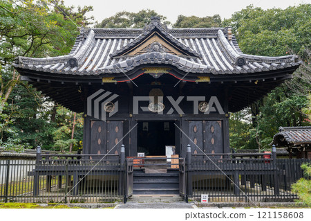 Konchi-in Temple in Nanzen-ji Temple, Kyoto, is home to the Toshogu Shrine, which enshrines the remains of Tokugawa Ieyasu's hair. 121158608