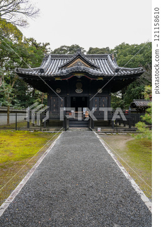 Konchi-in Temple in Nanzen-ji Temple, Kyoto, is home to the Toshogu Shrine, which enshrines the remains of Tokugawa Ieyasu's hair. Konchi-in Temple in Nanzen-ji Temple, Kyoto, is home to the Toshogu Shrine, which enshrines the remains of Tokugawa Ieyasu's hair. 121158610