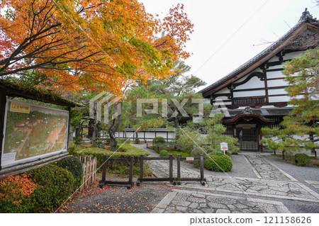 Konchi-in Temple in Nanzen-ji Temple, Kyoto, is home to the Toshogu Shrine, which enshrines the remains of Tokugawa Ieyasu's hair. Konchi-in Temple in Nanzen-ji Temple, Kyoto, is home to the Toshogu Shrine, which enshrines the remains of Tokugawa Ieyasu's hair. 121158626