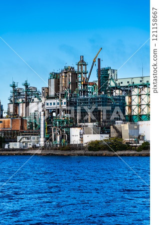 Morning view of Kitakyushu Factory (Nippon Steel Sumikin Chemical) [Kitakyushu City, Fukuoka Prefecture] 121158667