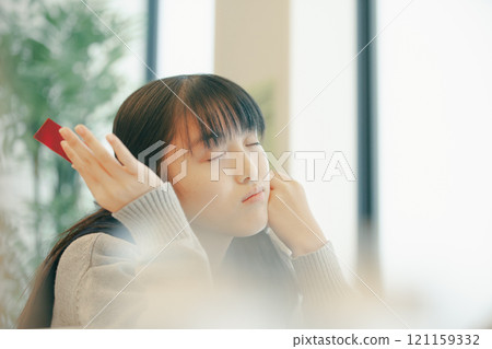 無法專心學習的女高中生 121159332