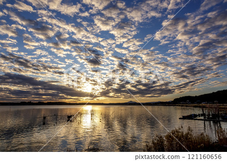 日沼與筑波山的夕陽美景【茨城縣茨城町大澤町鼻側】 日沼與筑波山的夕陽美景【茨城縣茨城町大澤町鼻側】 121160656