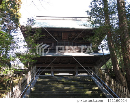Engakuji Temple (Sanmon) in Kamakura 121160924