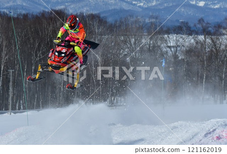 Snowmobile jumping 121162019
