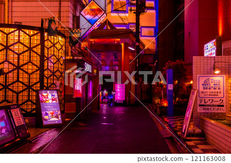 雨夜的酒店小鎮 雨夜的酒店小鎮 121163008