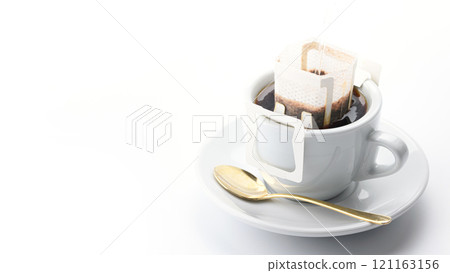 用滴濾袋煮咖啡 用滴濾袋煮咖啡 121163156