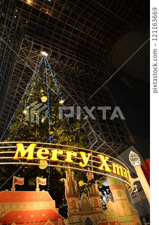 與聖誕樹的風景 121163669